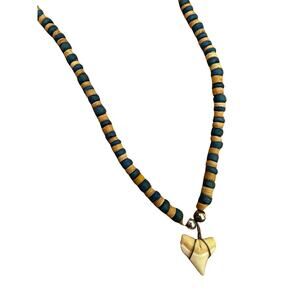 90 Shark Tooth Collar Necklace